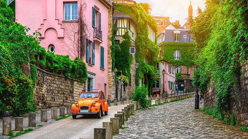 The beautiful streets of montmartre are a must visit for new travelers on a 4 day Paris Itinerary